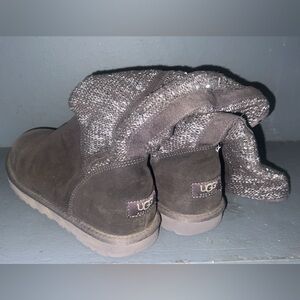 UGG Women's Camaya Knit Gray Suede Boot